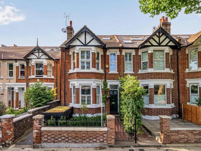 House for sale in London Borough of Ealing, Hanwell