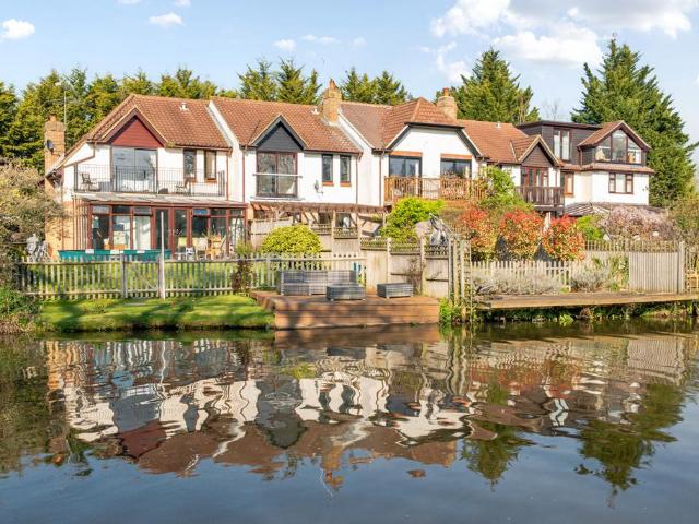 House for sale in Bellfields, Westborough