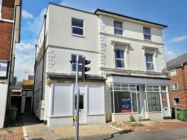 House for sale in Southborough, Sandown Park