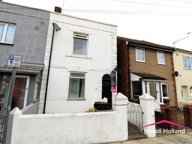House for sale in Brompton, Gillingham