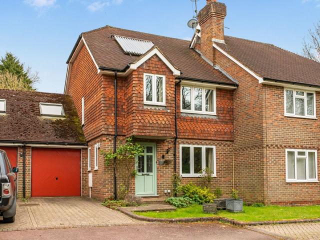 House for sale in Ashurst, Sandown Park