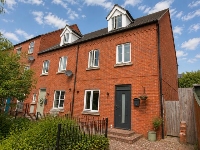 House for sale in Ermine West, Brayford