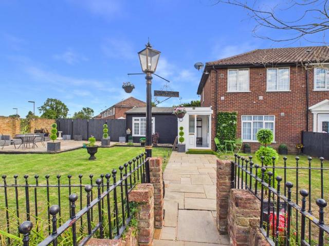 House for sale in Lower Halliford, Surrey