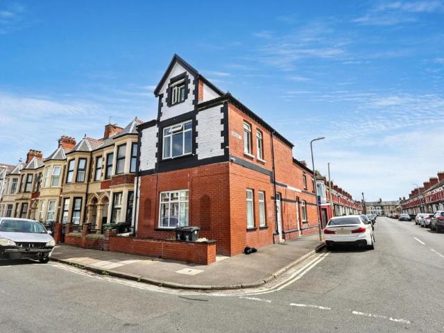 House for sale in Falcon Lodge, Wales