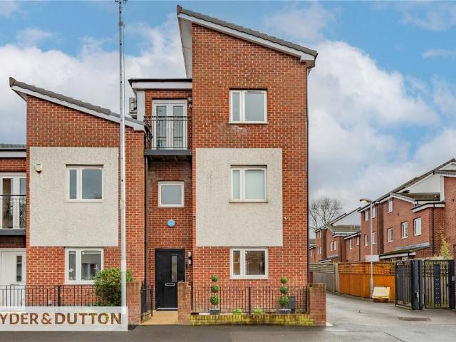 House for sale in Georgia, Greater Manchester