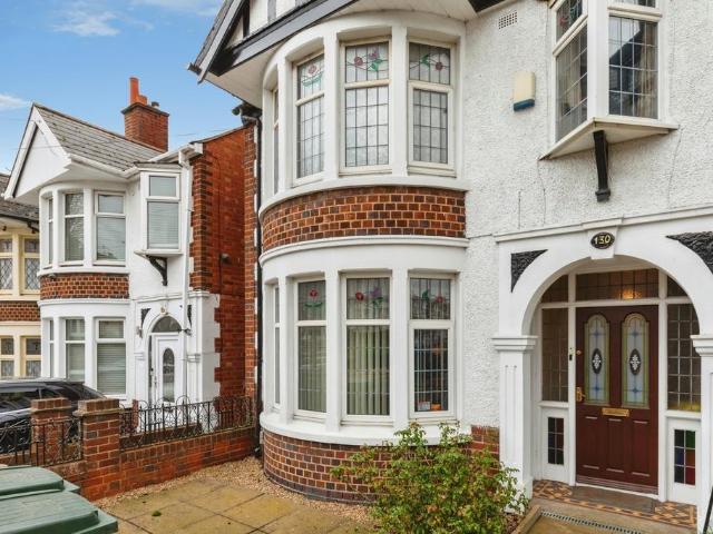 House for sale in Ball Hill, West Midlands