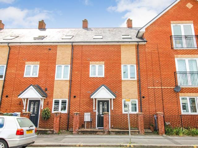 House for sale in Farnborough, Hampshire