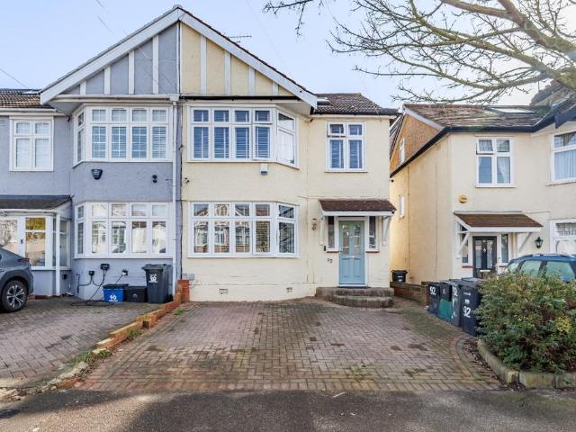 House for sale in Woodford Bridge, Greater London