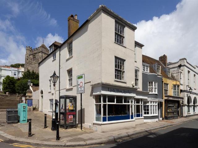 House for sale in Old Town, Guestling Green