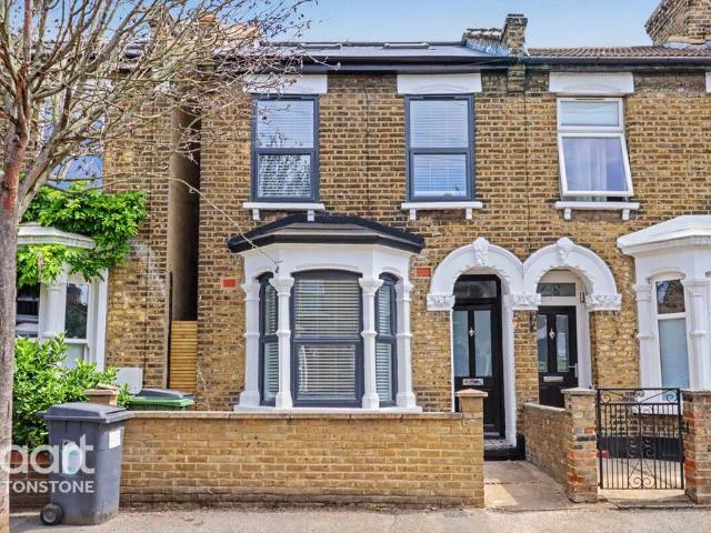 House for sale in Leytonstone, Greater London