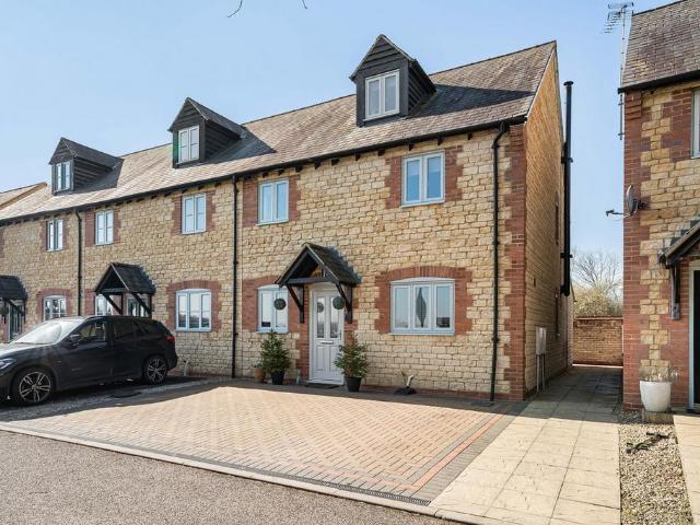 House for sale in Evershot, Oxfordshire