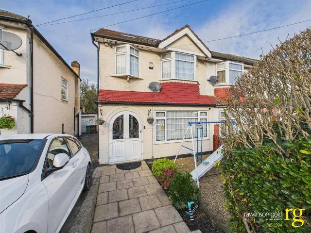 House for sale in Wealdstone, Greater London