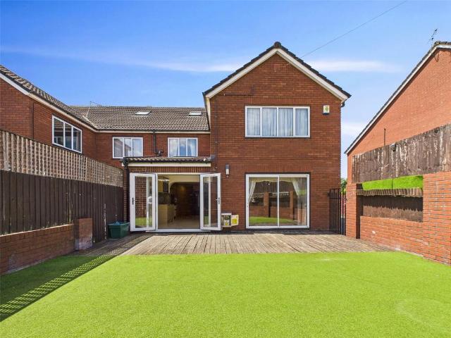 House for sale in Oxleaze, Gloucester