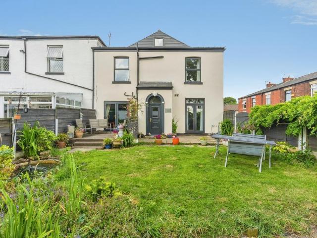 House for sale in Limehurst, Greenheys