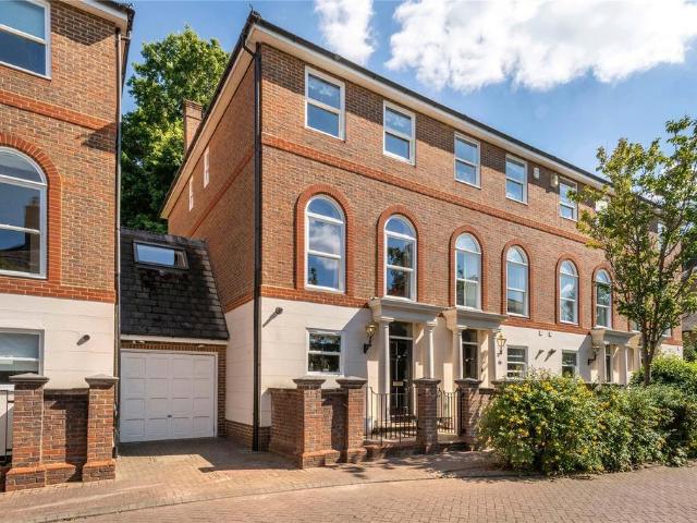 House for sale in Petersham, Greater London