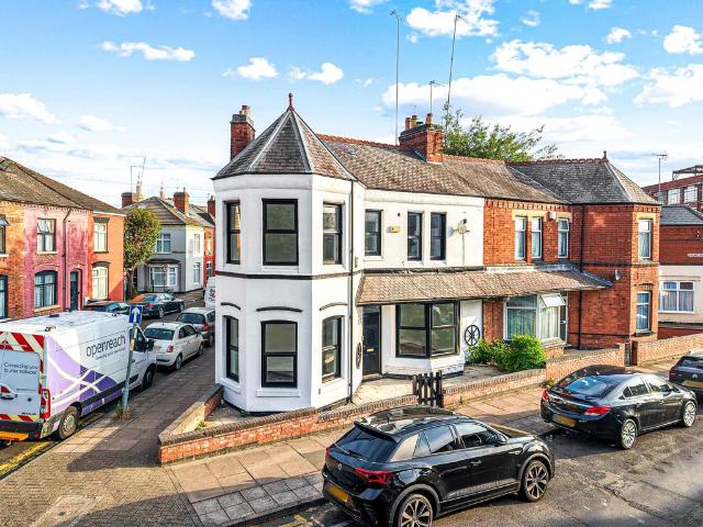 House for sale in Spinney Hills, Old Wharf