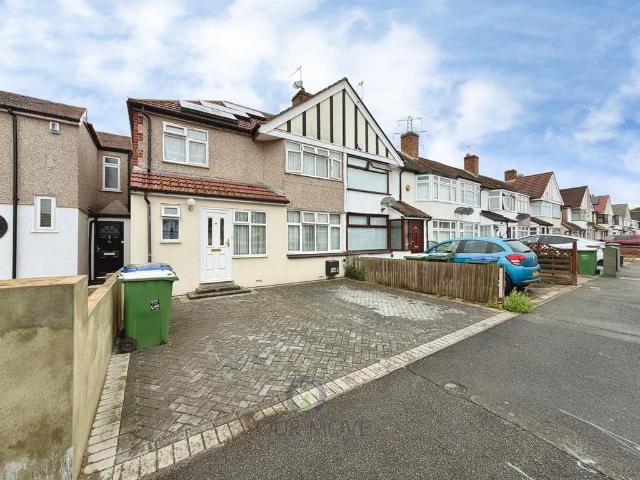 House for sale in Blackfen, Greater London