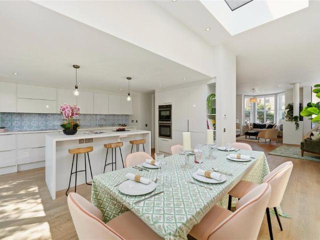 House for sale in Clapham Junction, Greater London