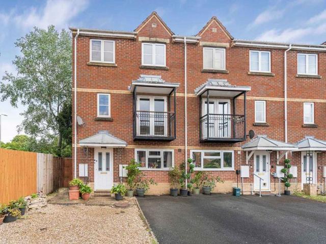 House for sale in The Slade, Oxfordshire