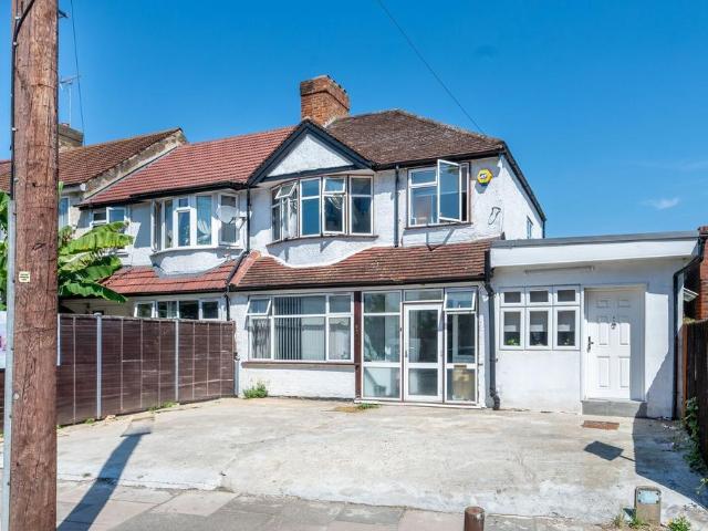 House for sale in Alperton, Greater London