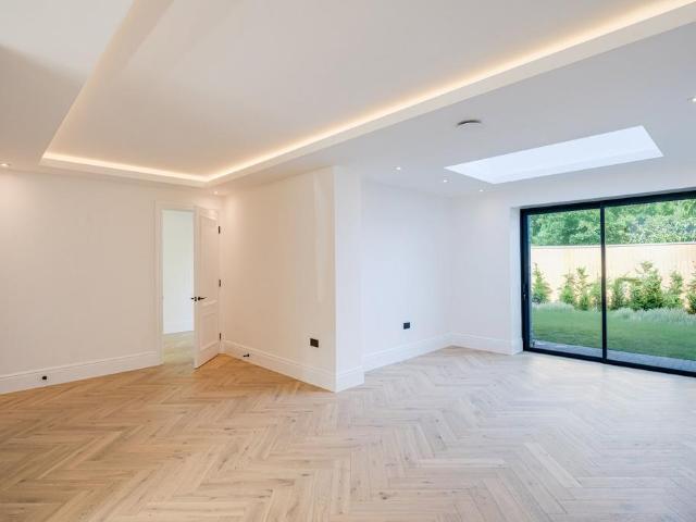 House for sale in Brondesbury Park, Greater London