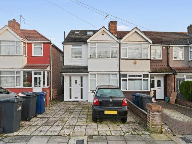 House for sale in London Borough of Ealing, Perivale