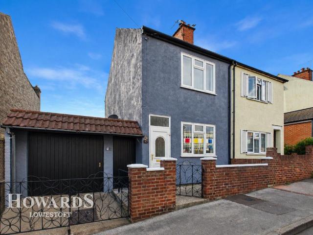 House for sale in Eastbridge, Suffolk