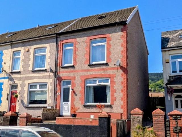 House for sale in Troed-y-rhiw, Troedyrhiw