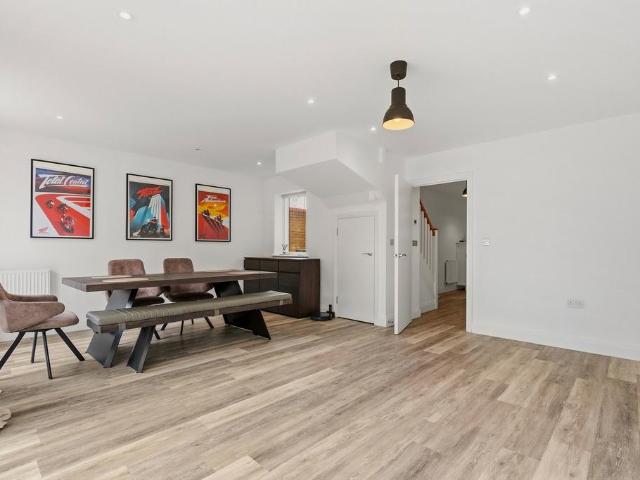 House for sale in Vinters Park, Midway