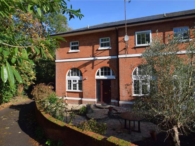 House for sale in Farnborough, Hampshire
