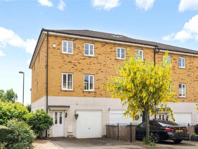 House for sale in Greater London