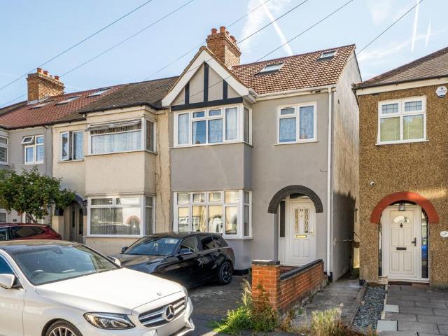 House for sale in London Borough of Merton, Mitcham