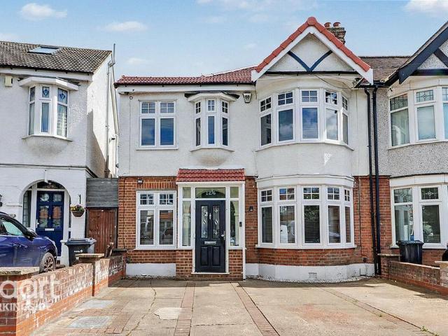 House for sale in Newbury Park, Greater London