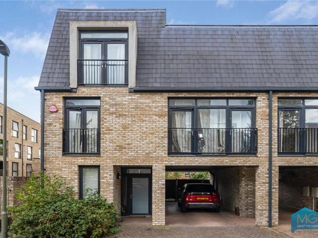 House for sale in London Borough of Barnet, Greater London