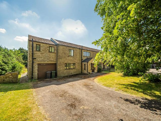 House for sale in Shelley, Kirklees