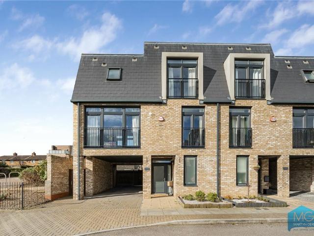 House for sale in High Barnet, Isle Of Man