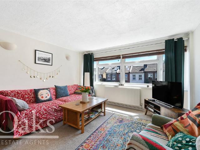 House for sale in London Borough of Croydon, South Norwood