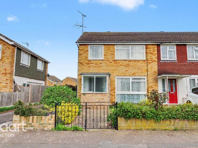 House for sale in Dale Hill, Essex