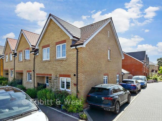 House for sale in Codmore Hill, Horsham