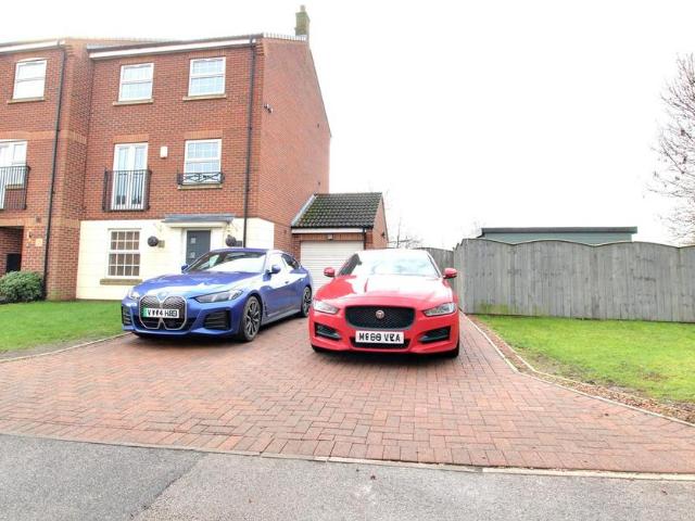 House for sale in Elloughton-cum-Brough, Brough