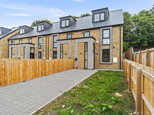House for sale in Batley, West Yorkshire
