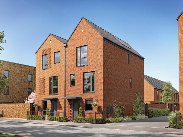 House for sale in Houghton Regis, Bedfordshire