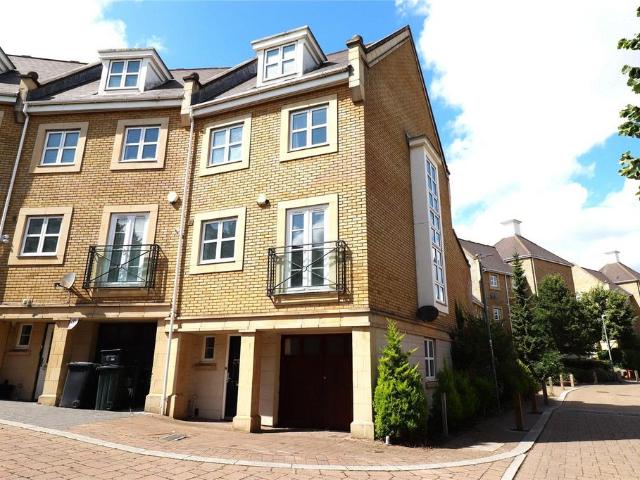 House for sale in Worcester Park Estate, Monks Orchard