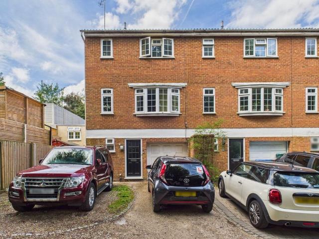 House for sale in Hammerfield, Pouchen End