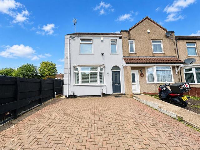 House for sale in Daimler Green, Coventry