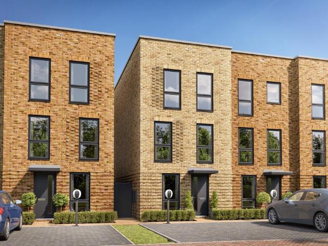 House for sale in Houghton Regis, Bedfordshire