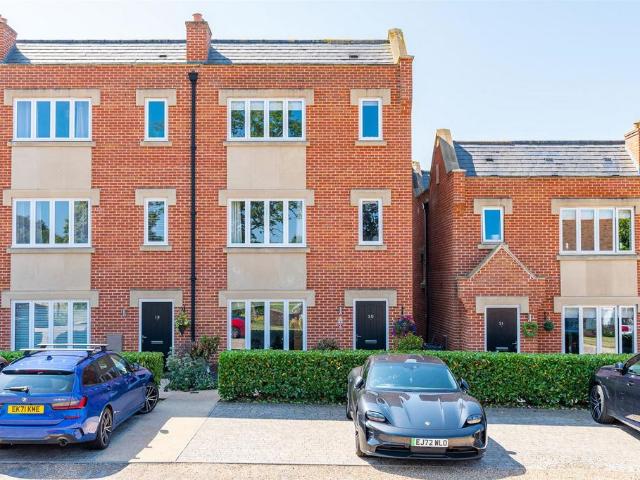 House for sale in Chelmsford, Isle Of Man