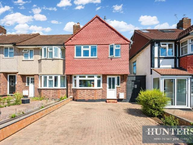 House for sale in Motspur Park, Greater London