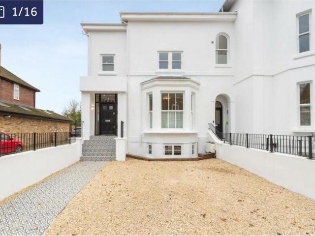 House for sale in Clewer Village, Windsor