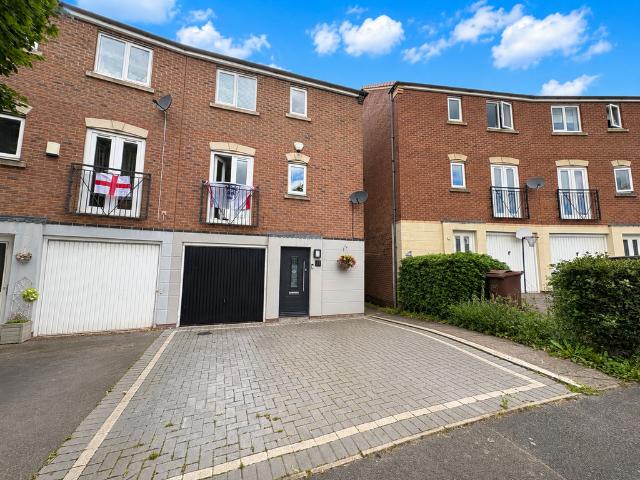 House for sale in Heath Hayes and Wimblebury, Chadsmoor